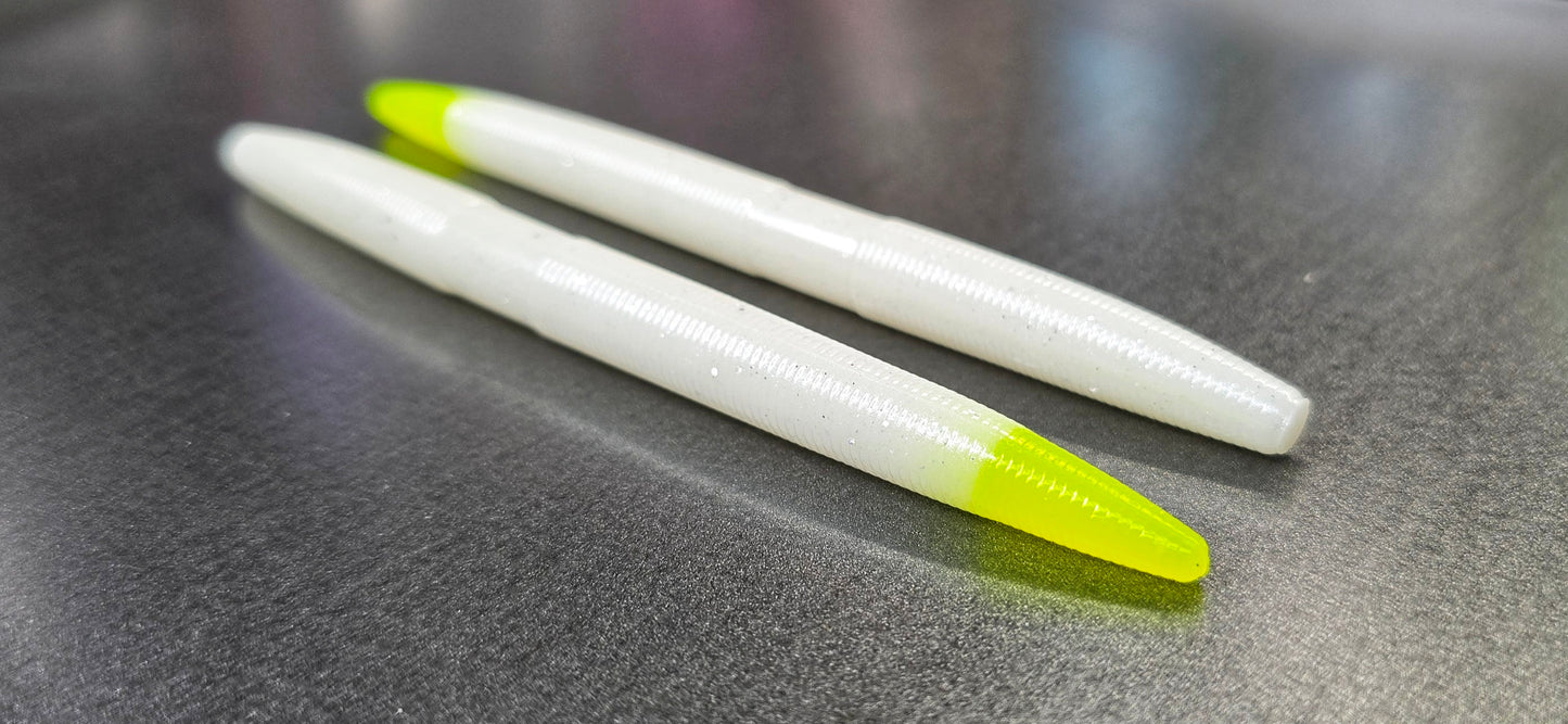 FROST WHITE / CHARTREUSE